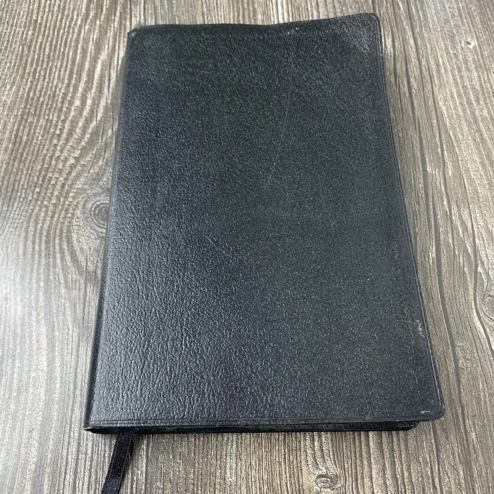 NIV Holy Bible Thinline‎ Bonded Leather Black Red Letter Zondervan Ribbon Marker
